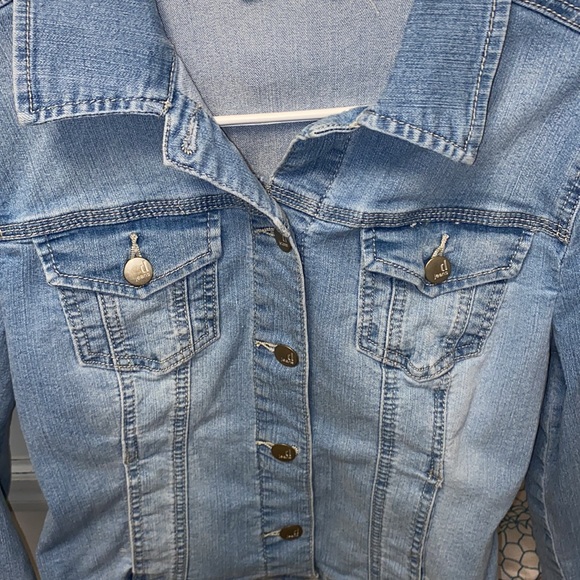 d. jeans Light-Wash Jean Jacket - Picture 3 of 6